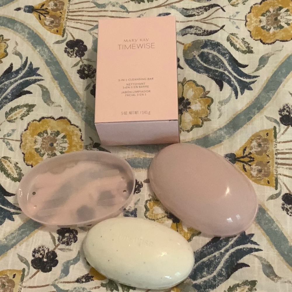 Mary Kay TimeWise 3 in 1 Cleansing Bar with Soap Dish NEW FACTORY SEALED